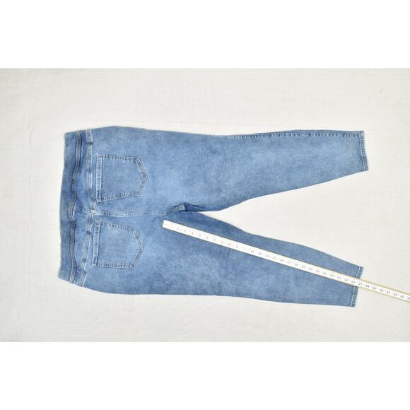 Torrid Plus Size 22 Super Soft Light Wash Jegging Jeans Mid Rise - Picture 4 of 8